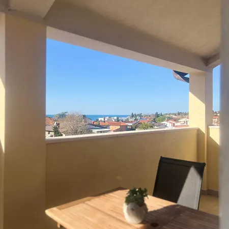 Apartmans Sun & Moon Апартаменты Замбратия