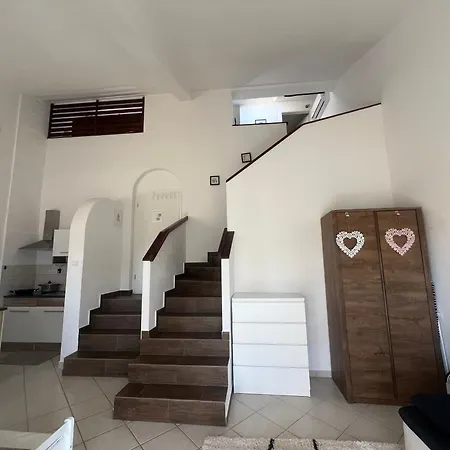 Апартаменты Apartmans Sun & Moon Замбратия