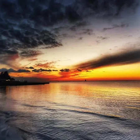 Апартаменты Apartmans Sun & Moon *