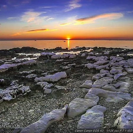 Apartmans Sun & Moon Апартаменты Замбратия