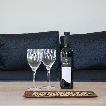 Apartmans Sun & Moon * Замбратия